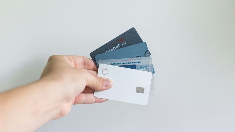현금·체크카드 이용자 연간 300억 달러 손해... 신용카드 포인트·마일리지 혜택 꼭 챙겨야 하는 이유